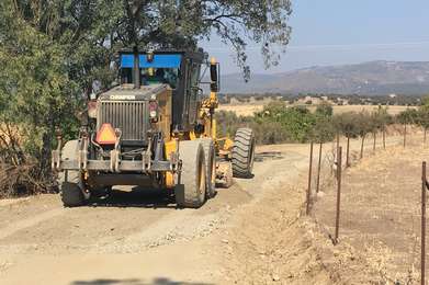 Camino de la granja, Vías y Estructuras